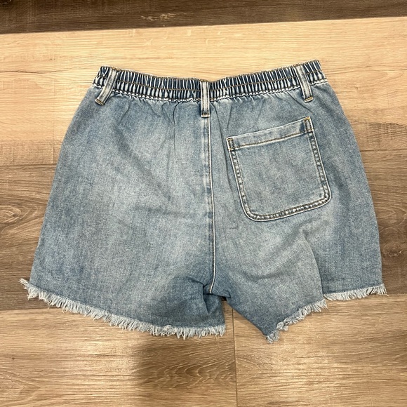 Aerie Women’s High Waisted Frayed Hem Denim Shorts - Picture 2 of 3